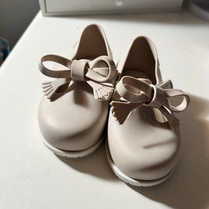 Mini Melissa- Classic Baby Shoe (Size 5)